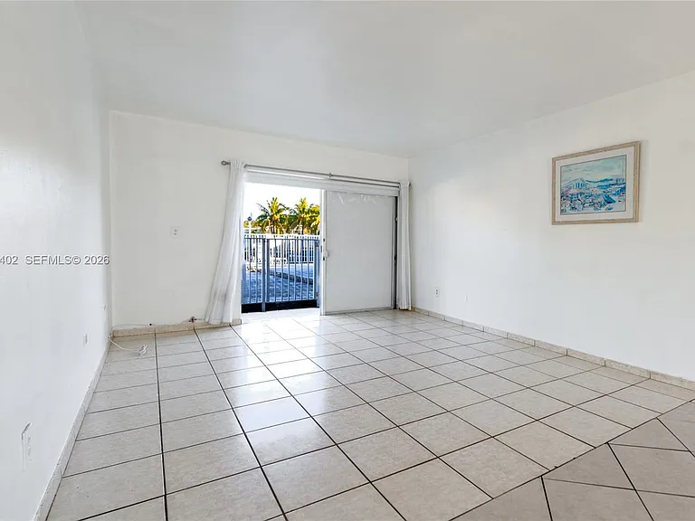 2225 NE 123rd St #114 — Photo 4