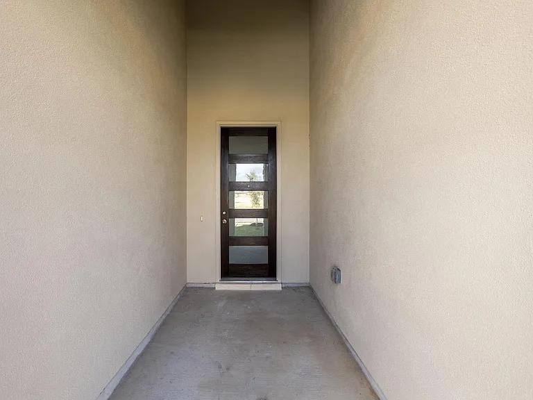 320 Coral Gate Trl — Photo 3
