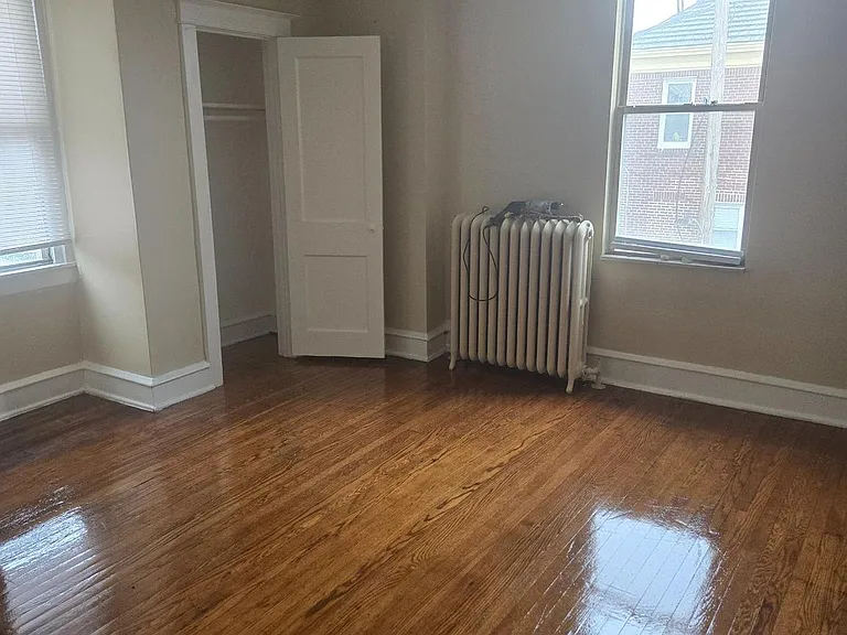 5345 W Berks St #2 — Photo 8