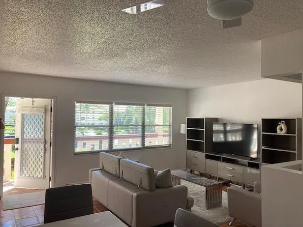 359 Brighton Dr E #I, Boca Raton, FL 33434