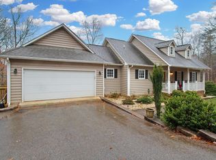 105 Hickory Lake Ln, Goodview, VA