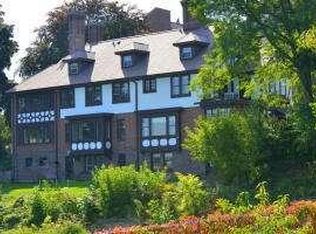 1121 Lake Ave, Racine, WI 53403