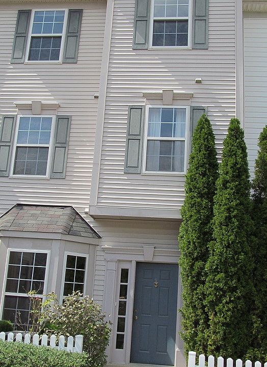 1st image of 308 Roff Point Dr