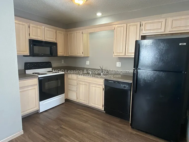 908 Garden Way #914 — Photo 8
