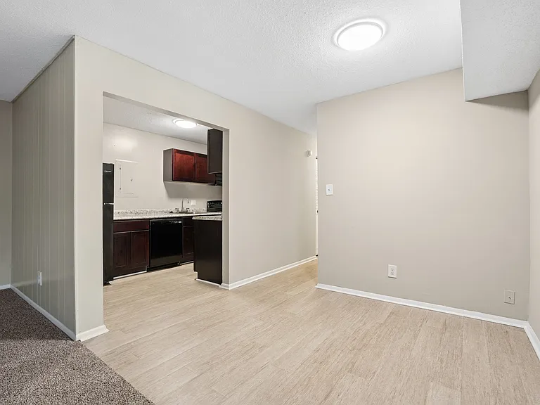 The Palms Apartments — Photo 9