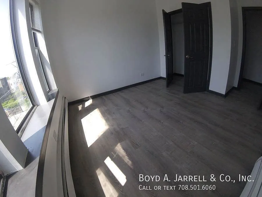Washington Park, 3br, Free heat, — Photo 3