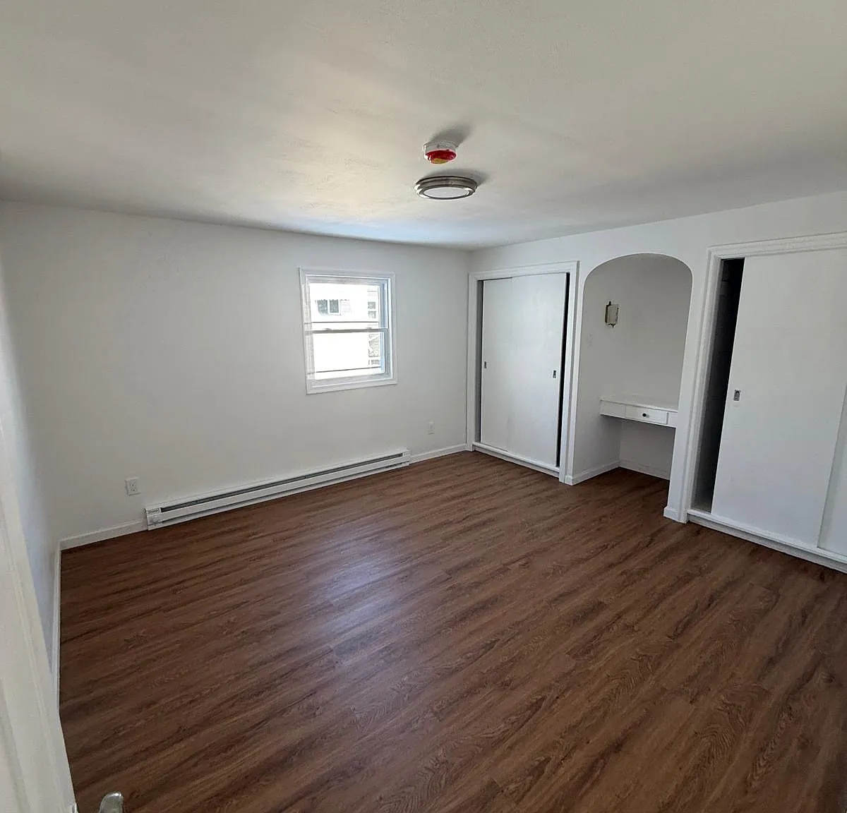 41 W Grand St — Photo 3
