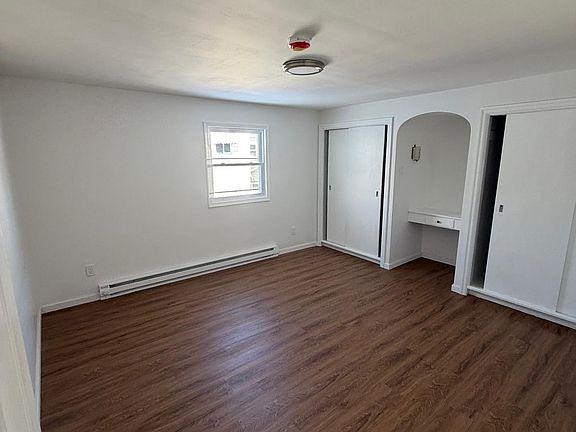 3rd image of 41 W Grand St