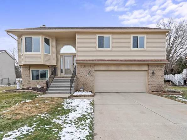 7166 N Fay Dr, Belleville, MI 48111