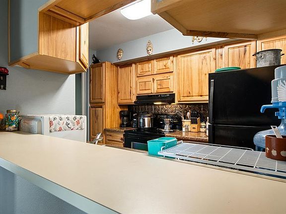 3rd image of 261 Coventry Court
