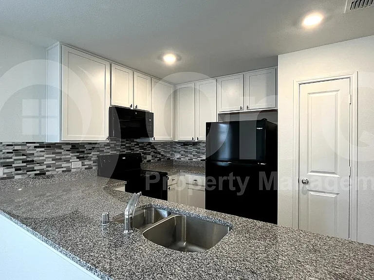303 Ashbrook Way — Photo 3