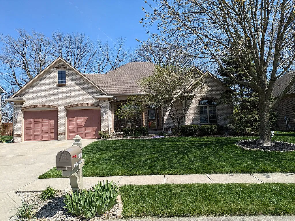 1011 Arthur Ct photo 1