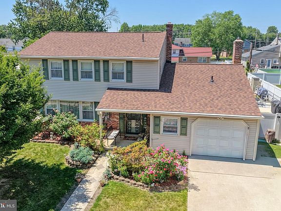 3rd image of 860 Wilson Dr
