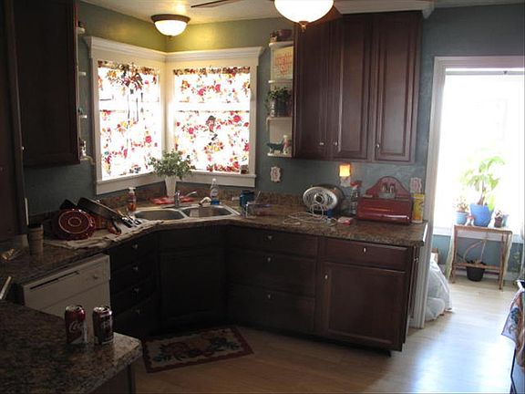 5th image of 104 W Valencia Dr