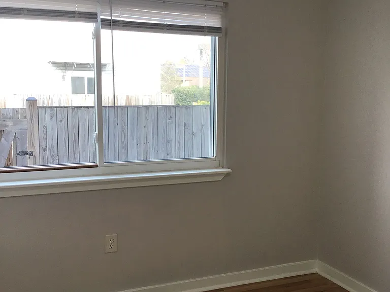 64 Hawthorne Ct NE #1 — Photo 3