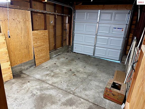 2nd image of 423 E Jackson Ave