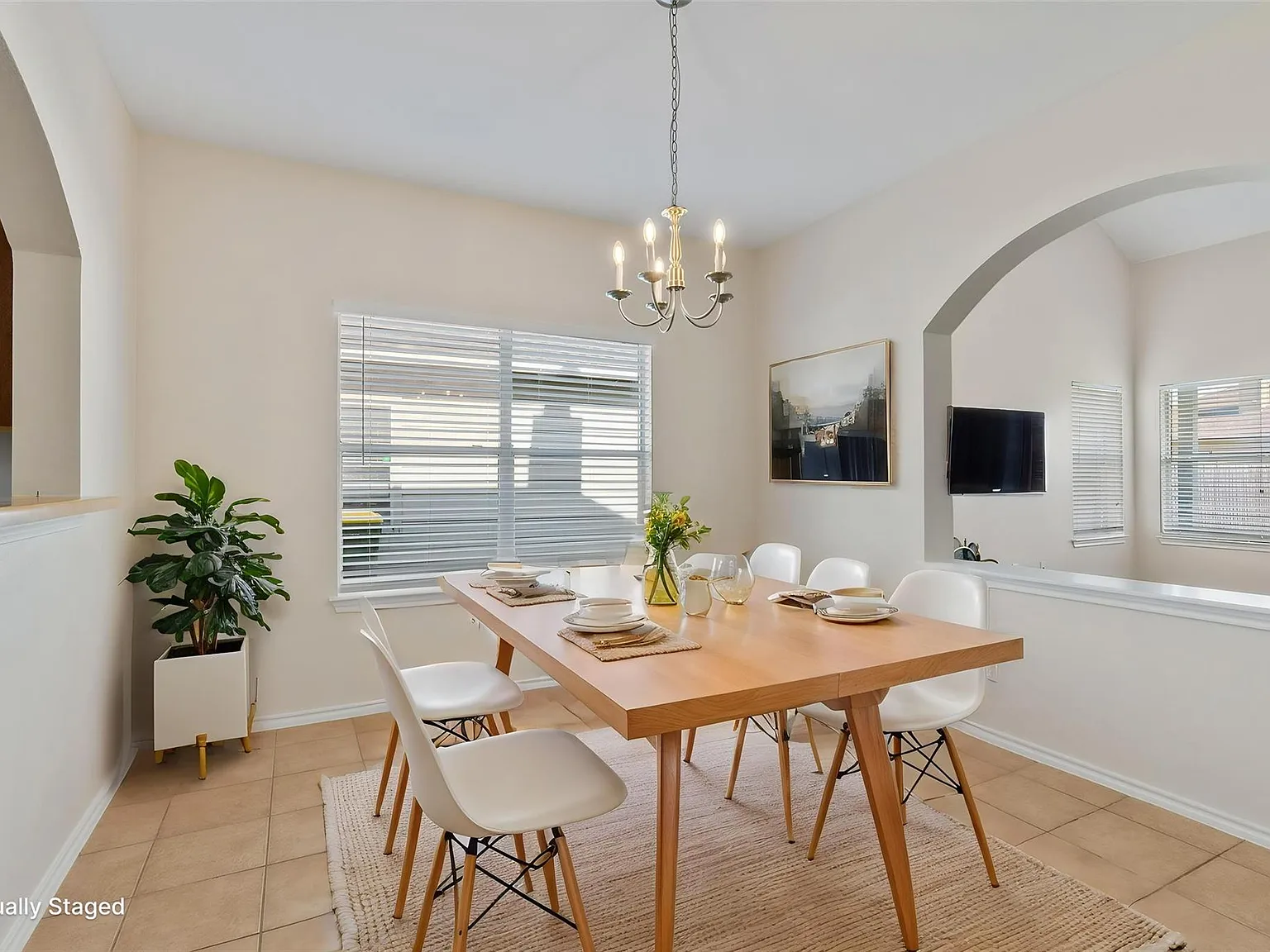 4 bed, 2.5 bath, 1813 sqft, $1,850 — Photo 3