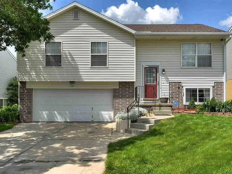 7862 Vernon Ave — Photo 1