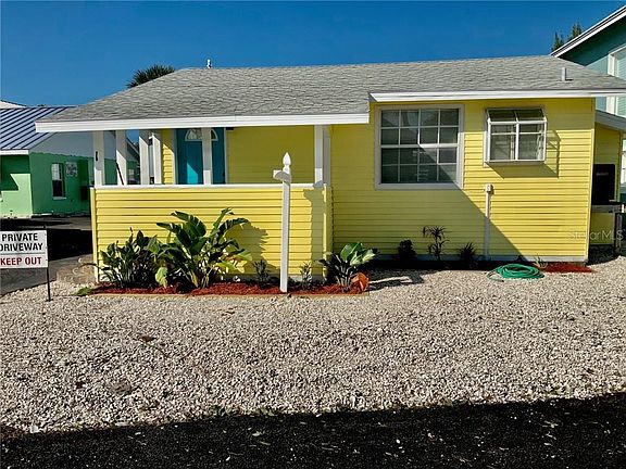 5th image of 19718 Gulf Blvd Unit 1