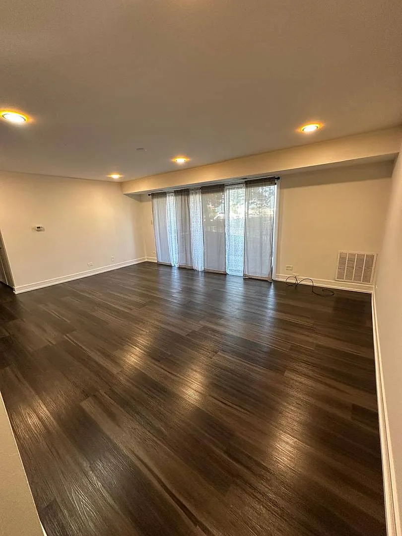 2 bed, 1150 sqft, $2,100 — Photo 2