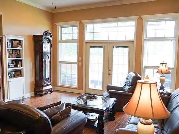 4th image of 113 Curry Creek Dr