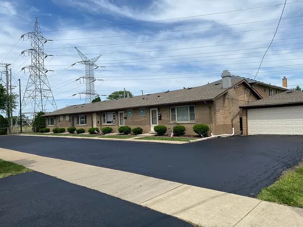 7901 Newland Ave, Burbank, IL 60459