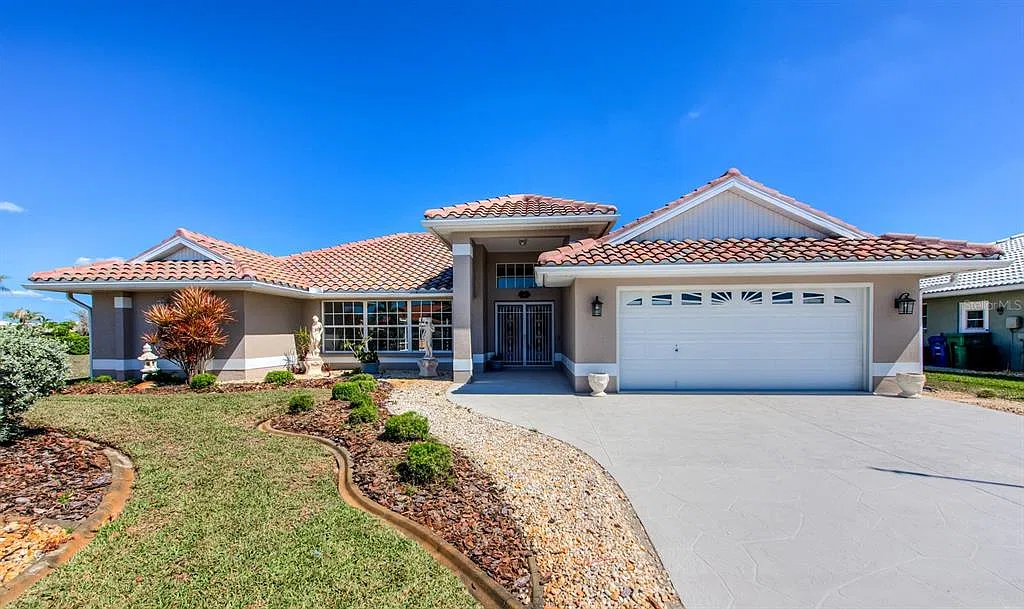 4 bed, 3.0 bath, 2321 sqft, $3,600 — Photo 1