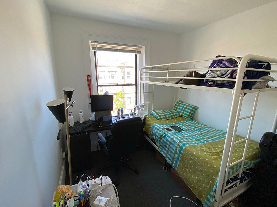 2nd image of 875 Huntington Ave APT 3