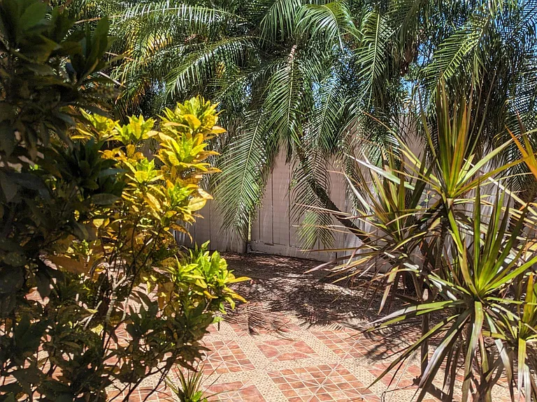 15089 SW 8th Ter — Photo 10