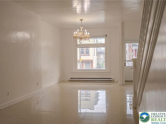 3rd image of 409 W Washington St