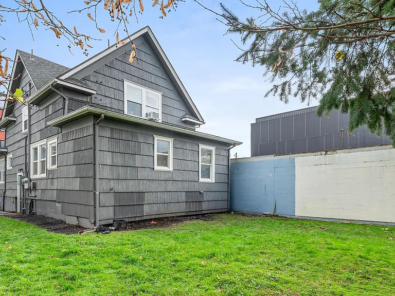 4743B N Albina Ave — Photo 3