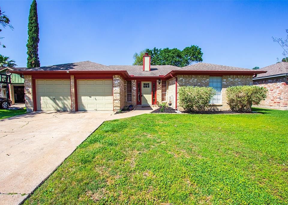 1st image of 16142 Little Cypress Ln