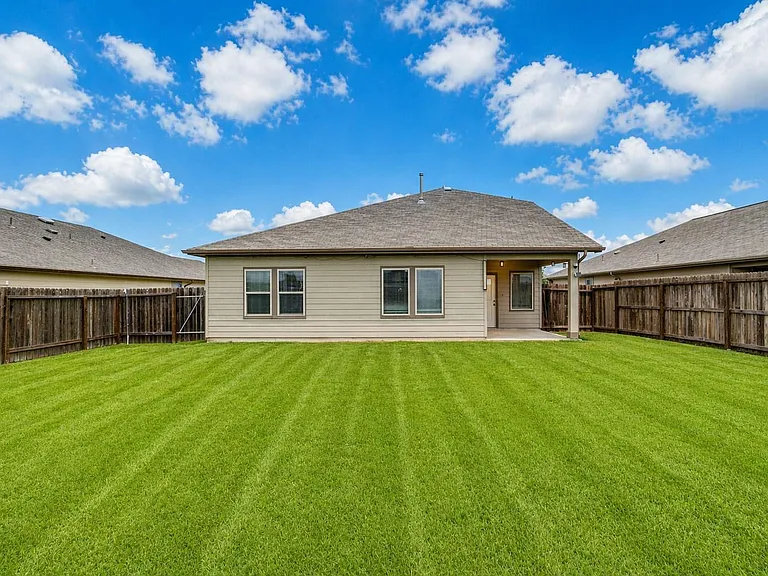 1615 Goose Island Ln — Photo 43