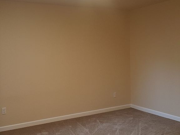 3rd image of 1040 1/2 Burwell St #1