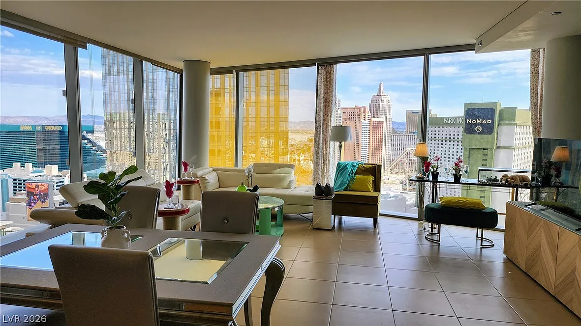 2 bed, 2.0 bath, 1651 sqft, $6,300 — Photo 2