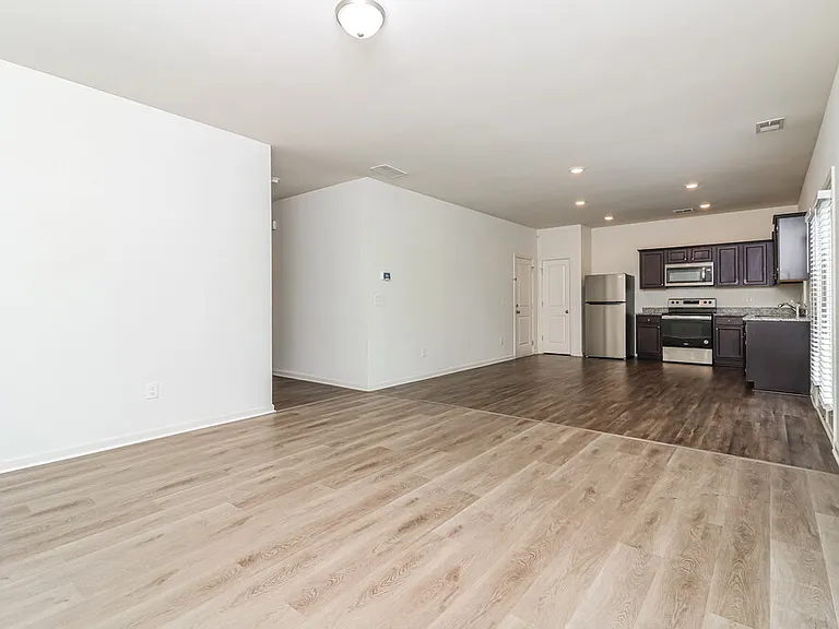 44 Meriwether Ln — Photo 6