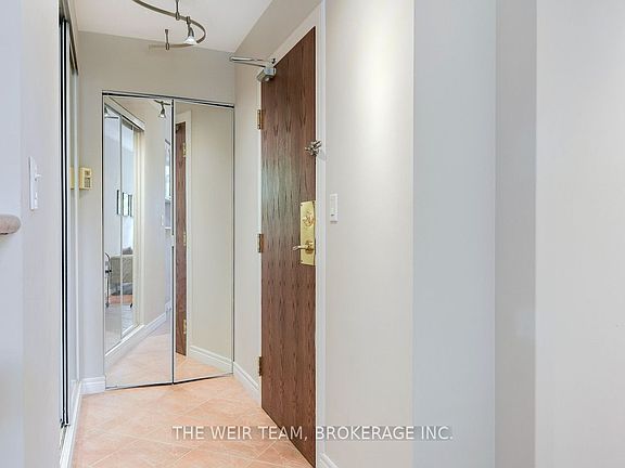 4th image of 135 Maitland St #202