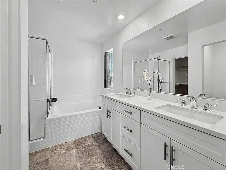 1366 Thunderbolt Ln — Photo 11