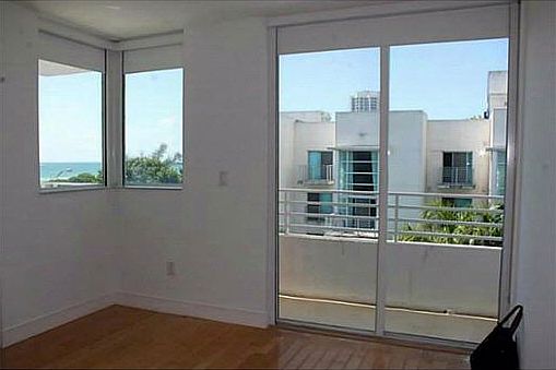 1st image of 800 Collins Ave