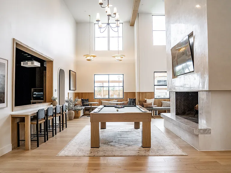 The Olsen — Photo 18