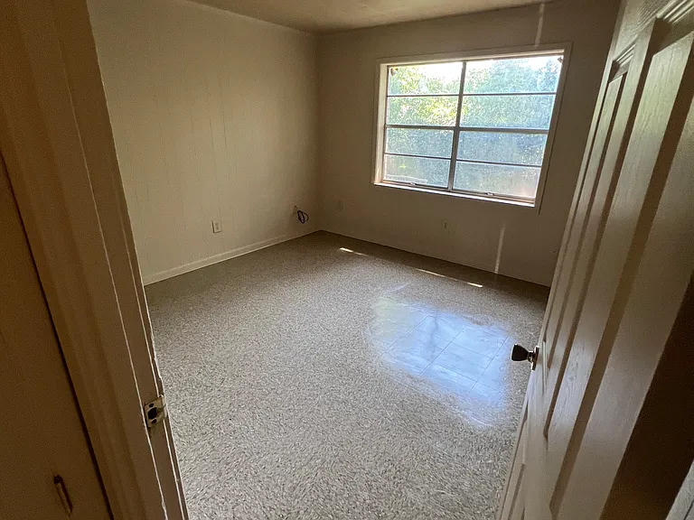 1815 Powell Ln #A — Photo 7