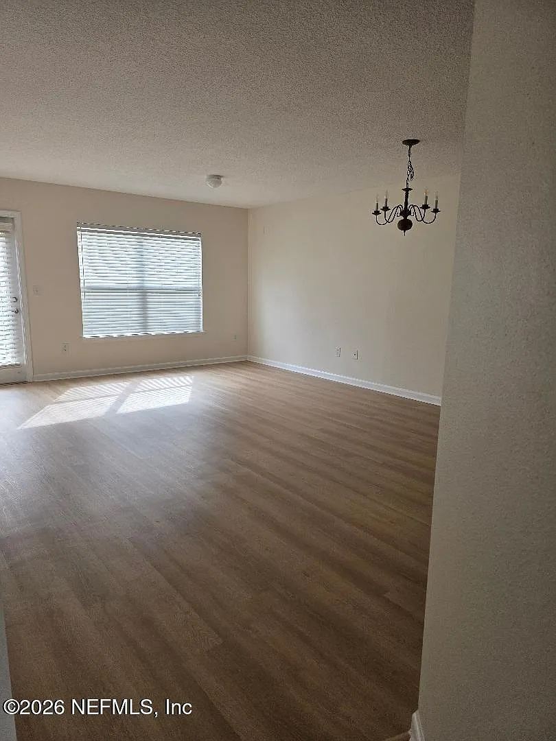 3 bed, 2.5 bath, 1468 sqft, $1,800 — Photo 4