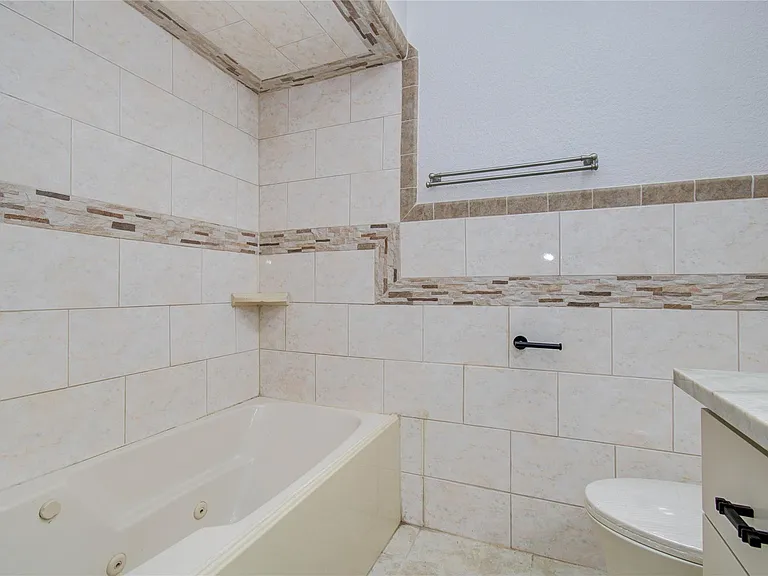 7026 Hidden Arbor Ln — Photo 14