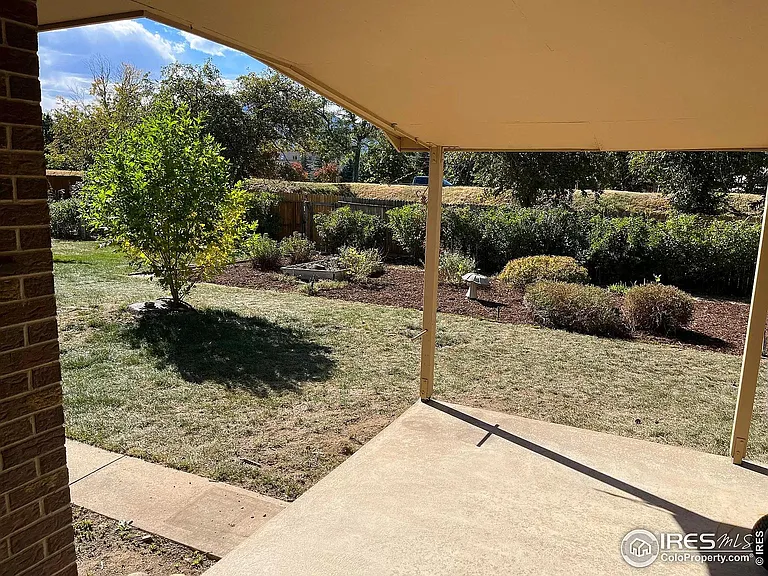 335 Seminole Dr — Photo 14