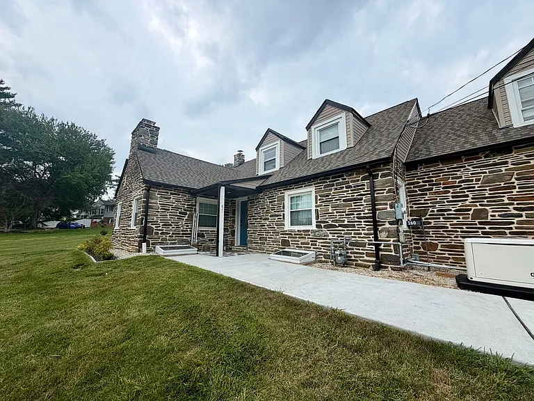 160 N State Rd — Photo 49
