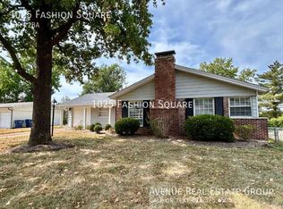 1025 Fashion Sq, Saint Louis, MO 63146