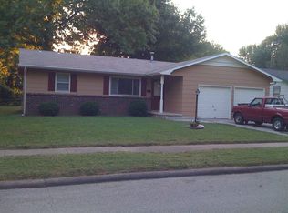 2457 S Meadowbrook Ave, Springfield, MO 65807