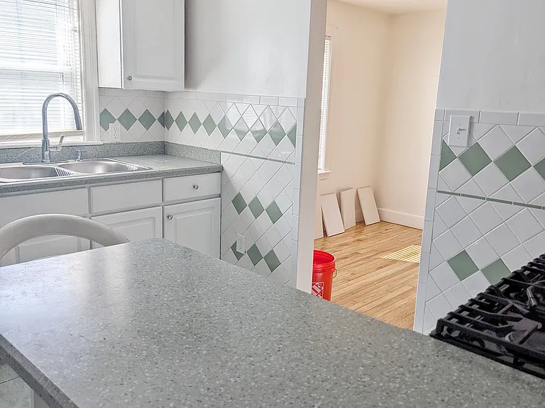 111 Gladeside Ave #1 — Photo 4