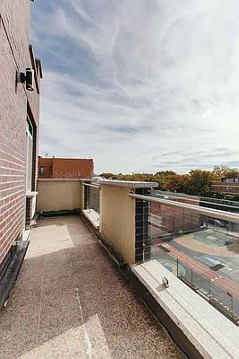 Rented by Nooklyn NYC LLC | media 79