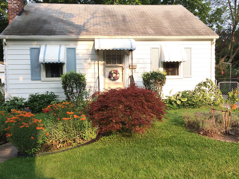 709 Carver Ave-street view